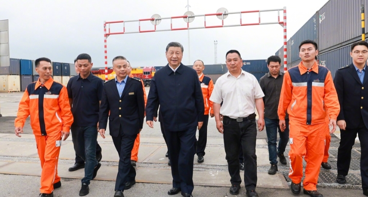 Си Цзиньпин проинспектировал город Чунцин на юго-западе Китая