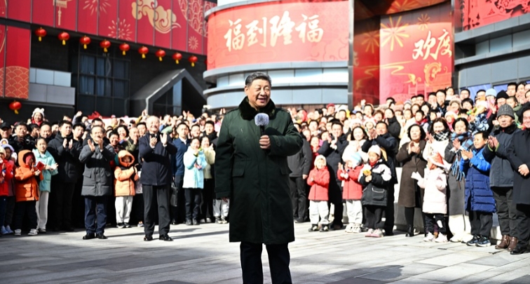 Си Цзиньпин навестил жителей Пекина в преддверии праздника Весны и поздравил всех китайцев